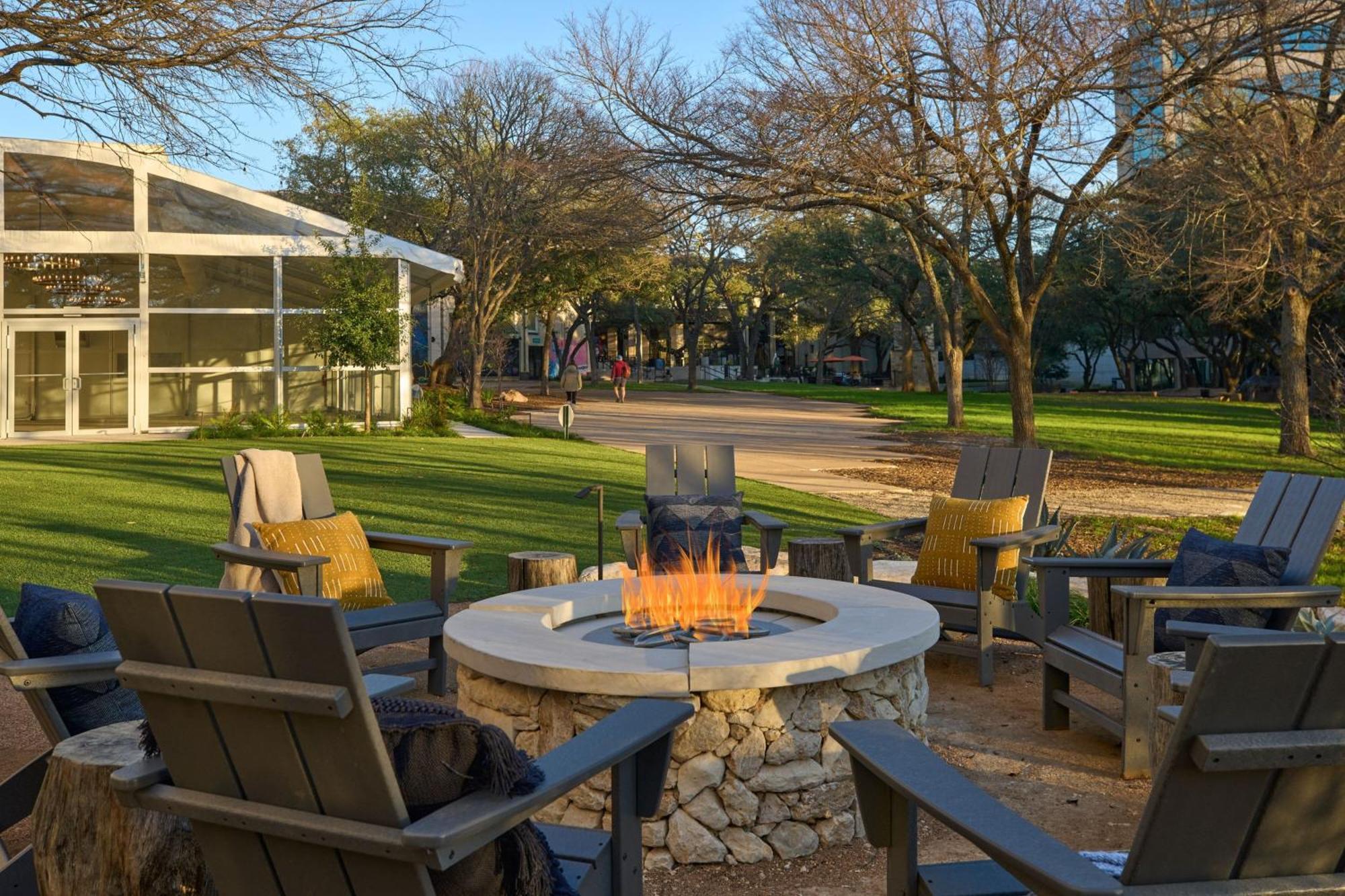 Renaissance Austin Hotel Exterior photo